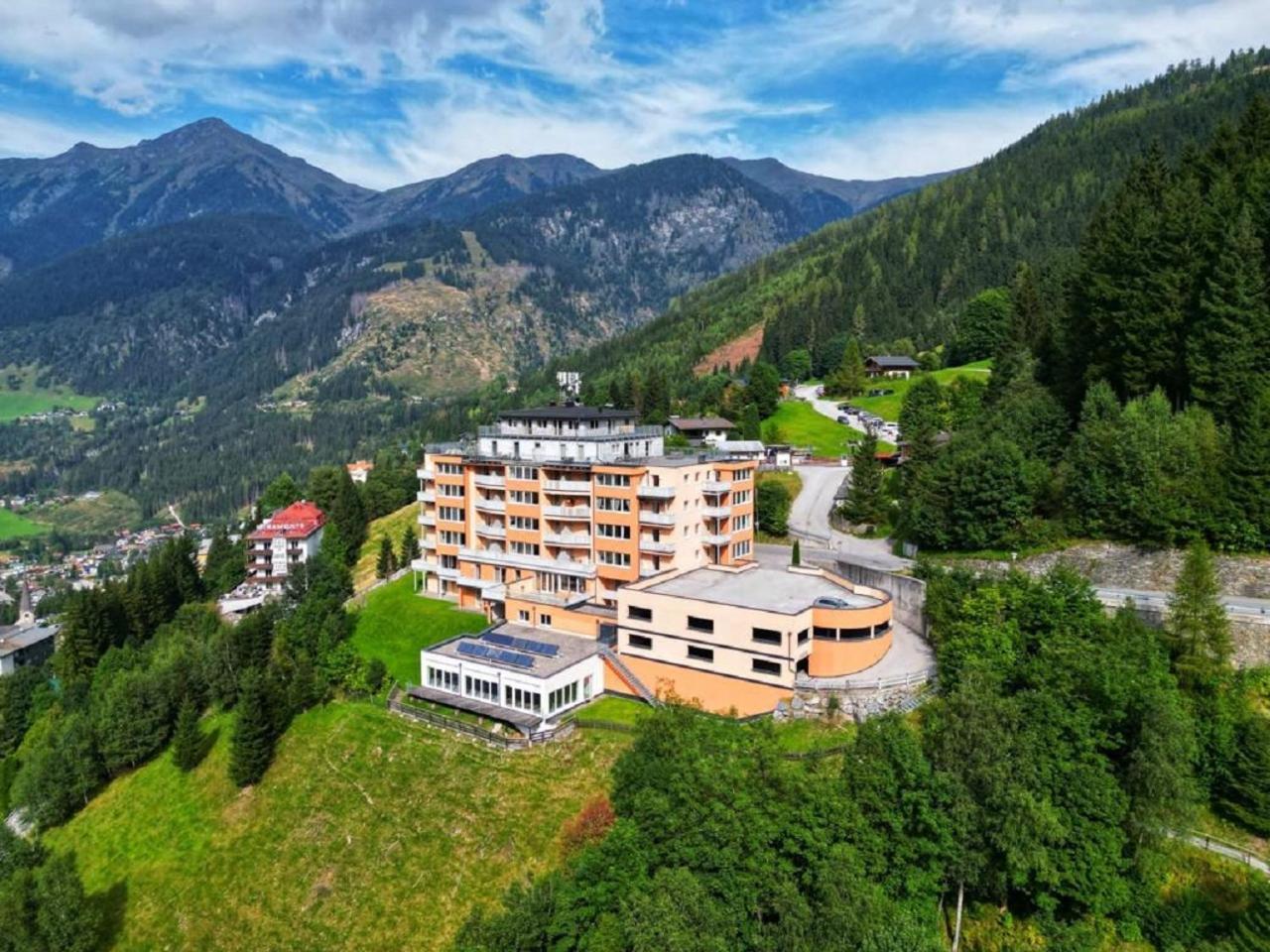 Panorama Spa Lodges Das.Schiller Бадгаштейн Экстерьер фото