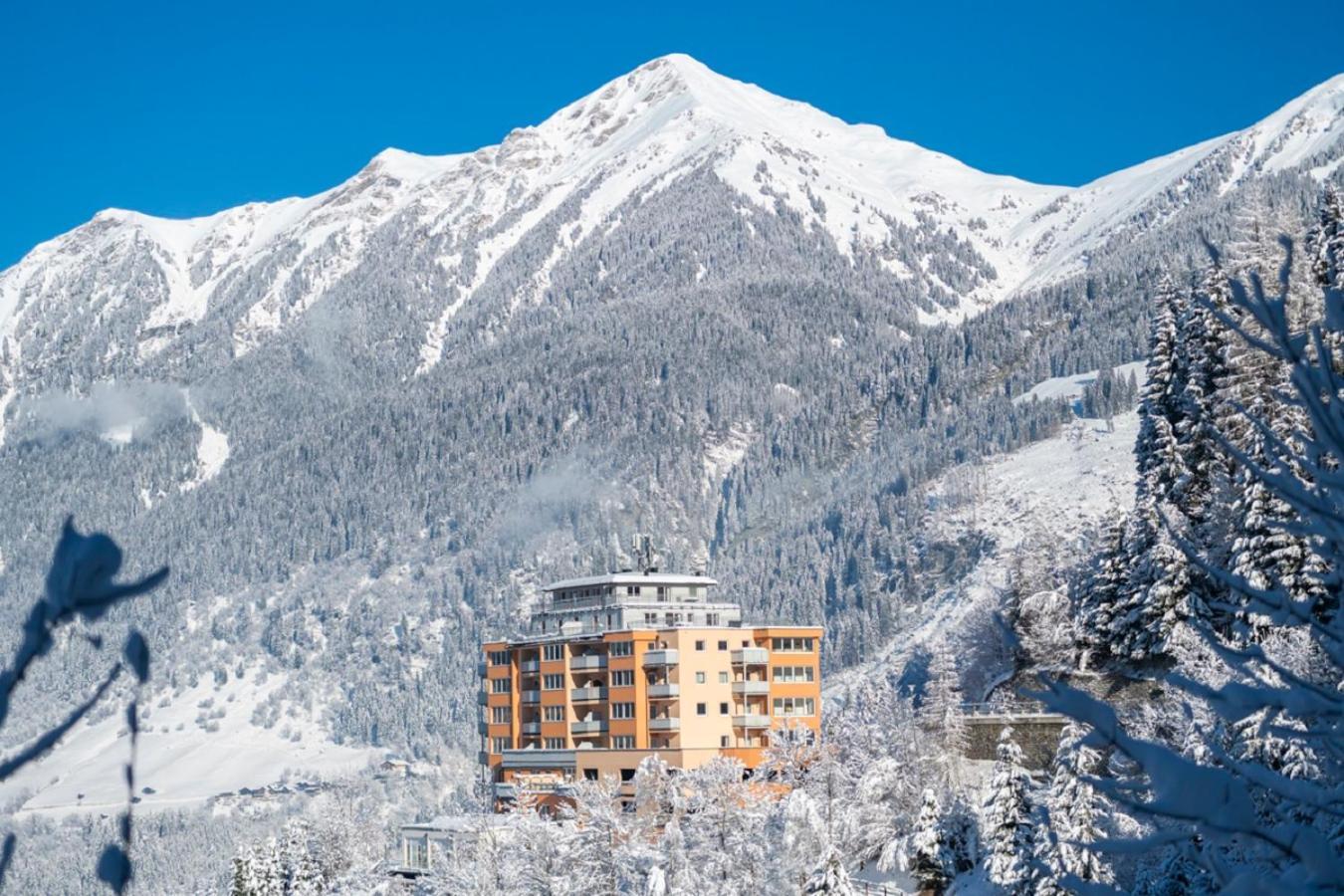 Panorama Spa Lodges Das.Schiller Бадгаштейн Экстерьер фото