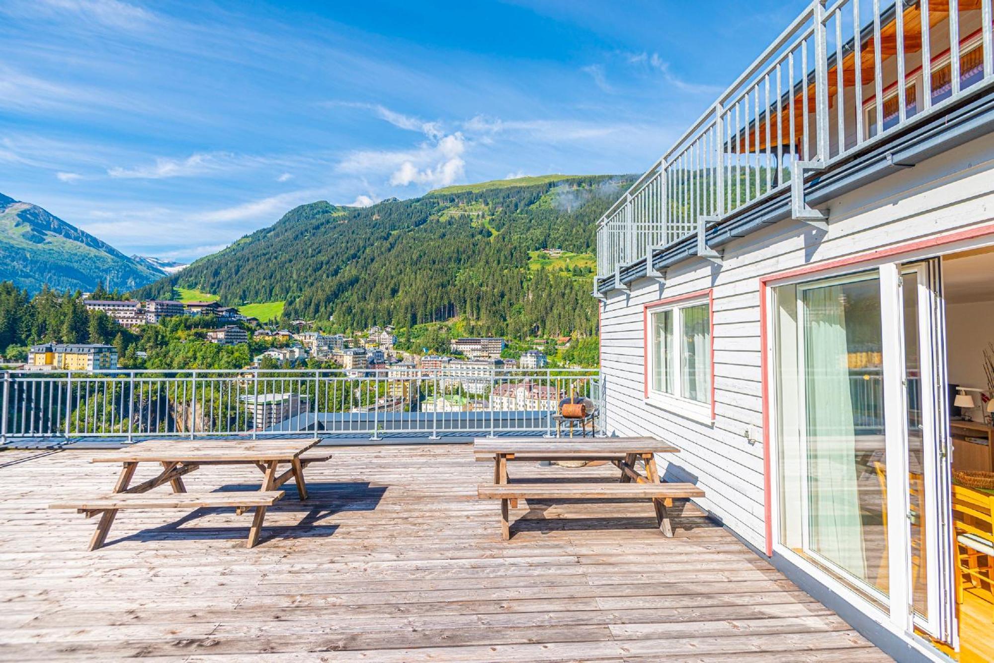 Panorama Spa Lodges Das.Schiller Бадгаштейн Экстерьер фото